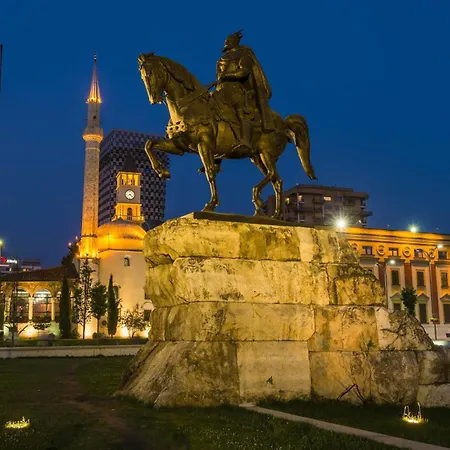 Silva Lägenhet Tirana